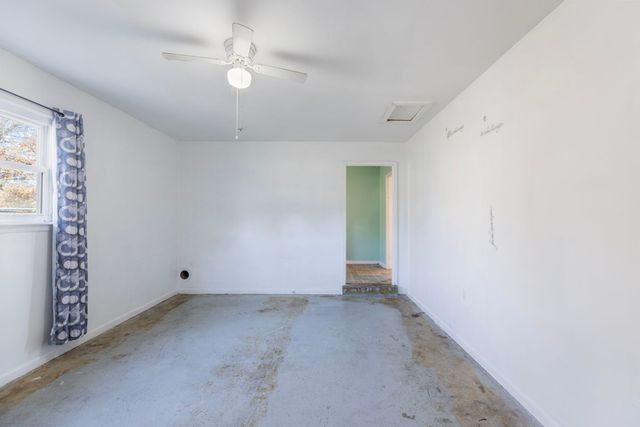 1612 Whippoorwill Dr, Lawrenceburg, TN 38464