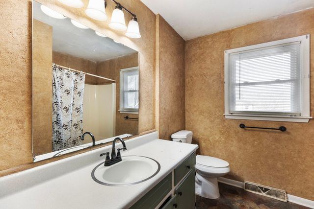 1612 Whippoorwill Dr, Lawrenceburg, TN 38464