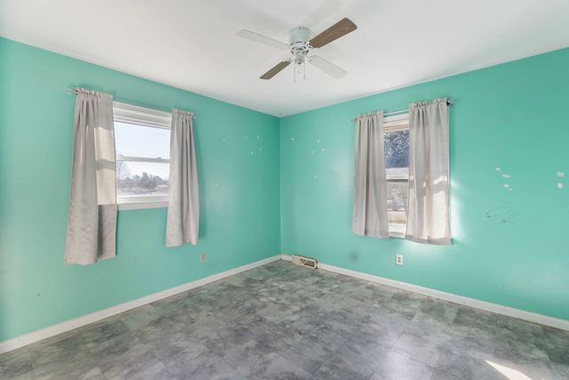 1612 Whippoorwill Dr, Lawrenceburg, TN 38464