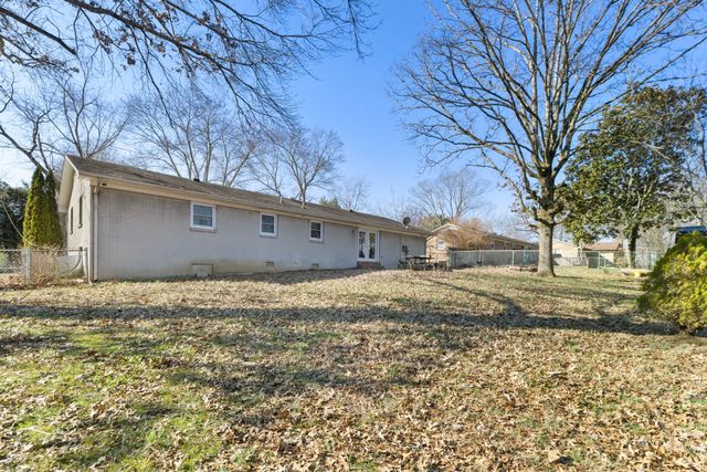 1612 Whippoorwill Dr, Lawrenceburg, TN 38464