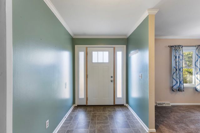 1612 Whippoorwill Dr, Lawrenceburg, TN 38464