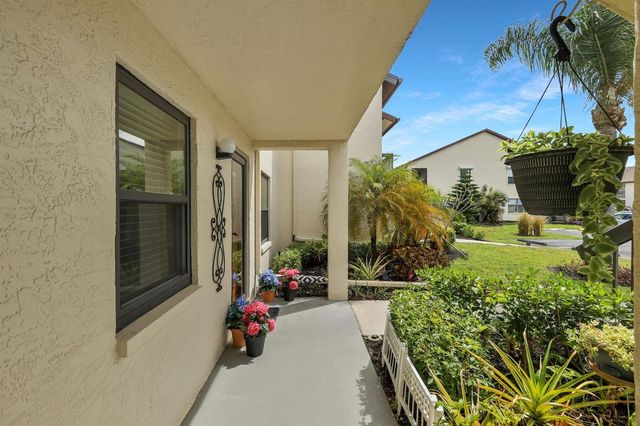 9290 LAKE PARK DRIVE 104, Fort Myers, FL 33919