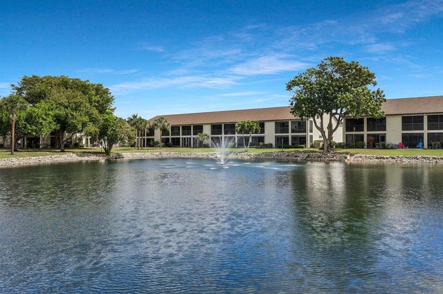 9290 LAKE PARK DRIVE 104, Fort Myers, FL 33919