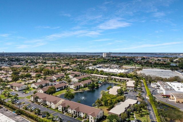 9290 LAKE PARK DRIVE 104, Fort Myers, FL 33919