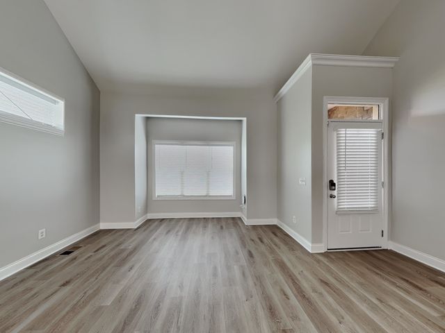 839 S Westland Ave, Gallatin, TN 37066
