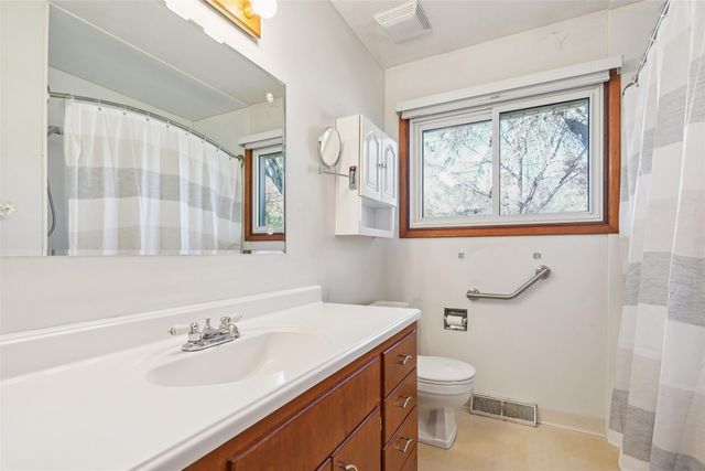 3416 Hillcrest Drive, Des Moines, IA 50310