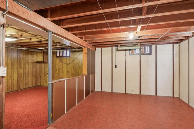 3416 Hillcrest Drive, Des Moines, IA 50310