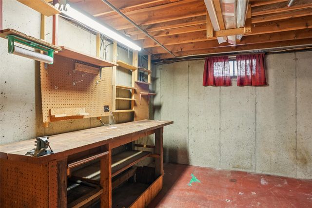 3416 Hillcrest Drive, Des Moines, IA 50310