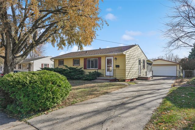 3416 Hillcrest Drive, Des Moines, IA 50310