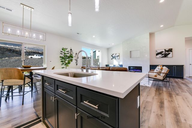 34300 N Short Rd, Deer Park, WA 99006