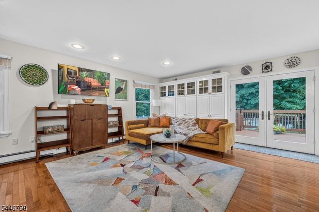 453 S Maple Ave, Glen Rock Boro, NJ 07452