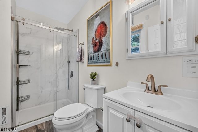 453 S Maple Ave, Glen Rock Boro, NJ 07452