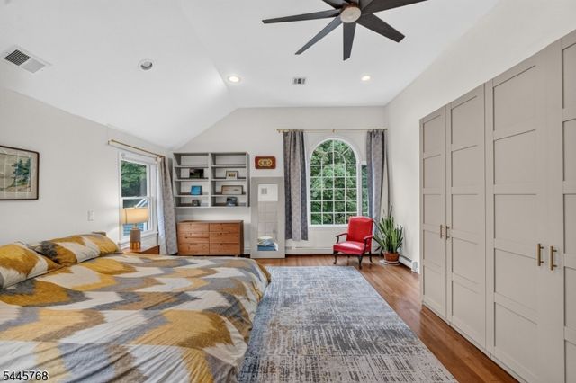453 S Maple Ave, Glen Rock Boro, NJ 07452