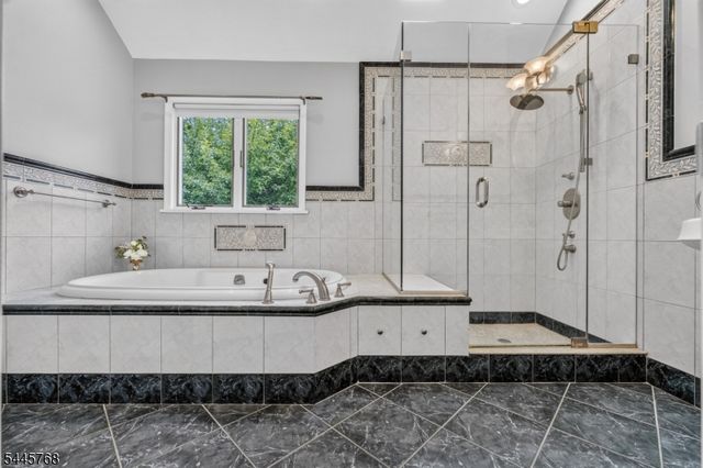 453 S Maple Ave, Glen Rock Boro, NJ 07452