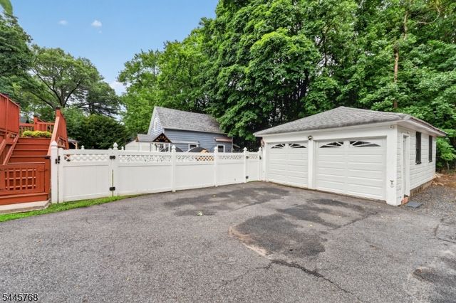 453 S Maple Ave, Glen Rock Boro, NJ 07452