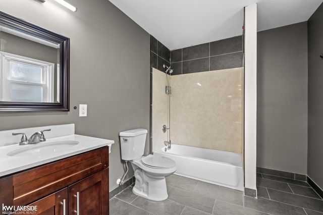 8281 Meadow Avenue, Warren, MI 48089