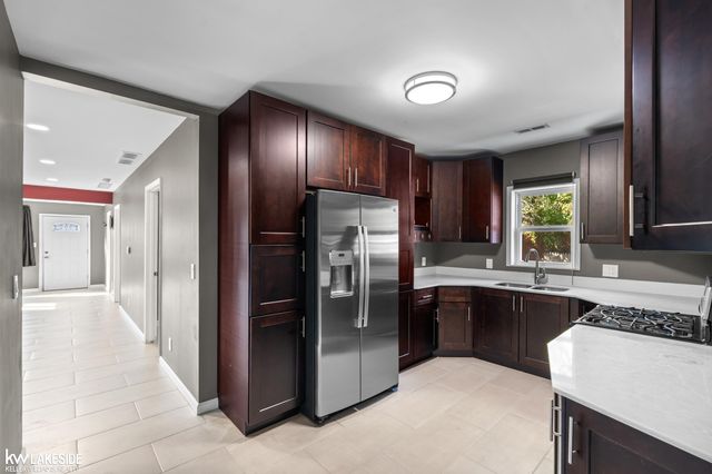 8281 Meadow Avenue, Warren, MI 48089