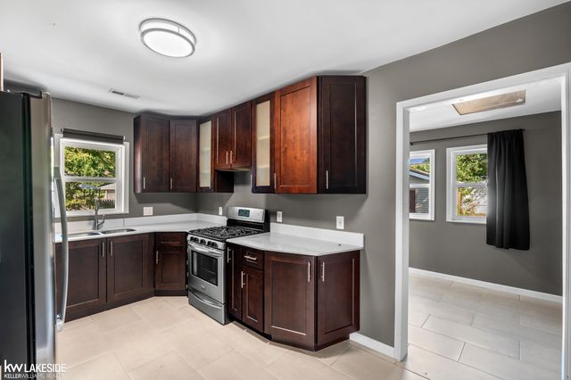 8281 Meadow Avenue, Warren, MI 48089