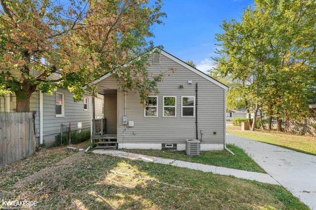 8281 Meadow Avenue, Warren, MI 48089
