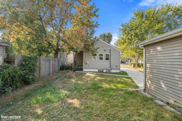 8281 Meadow Avenue, Warren, MI 48089