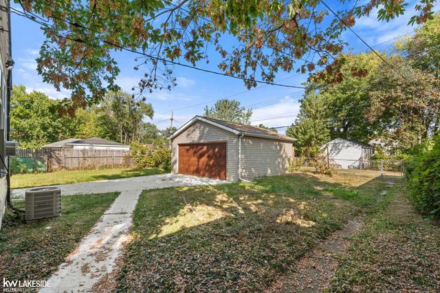 8281 Meadow Avenue, Warren, MI 48089