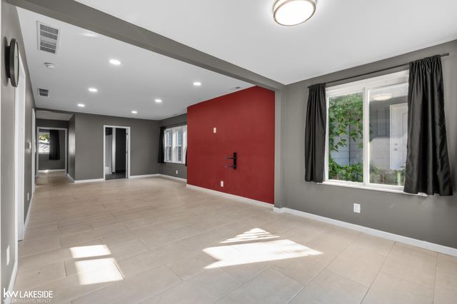 8281 Meadow Avenue, Warren, MI 48089