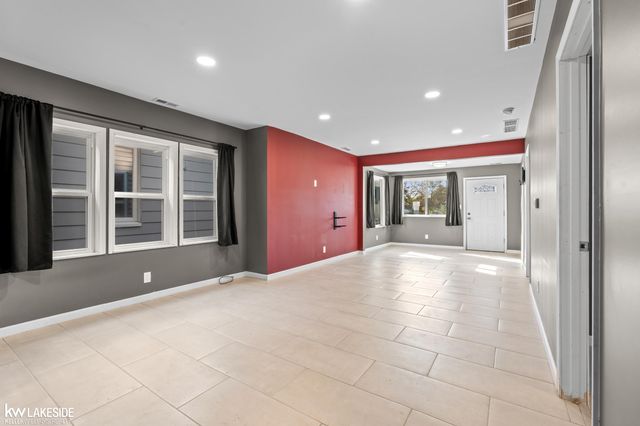 8281 Meadow Avenue, Warren, MI 48089