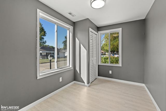 8281 Meadow Avenue, Warren, MI 48089