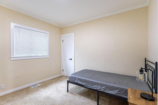 1408 W Manitoba STREET, Milwaukee, WI 53215