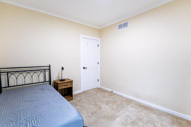 1408 W Manitoba STREET, Milwaukee, WI 53215
