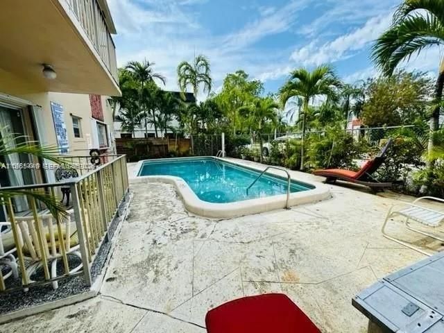1840 Dewey Street 103, Hollywood, FL 33020
