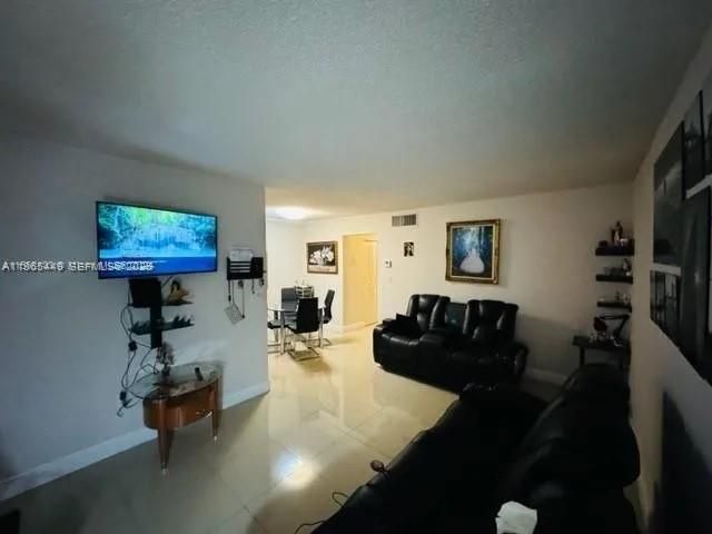 1840 Dewey Street 103, Hollywood, FL 33020
