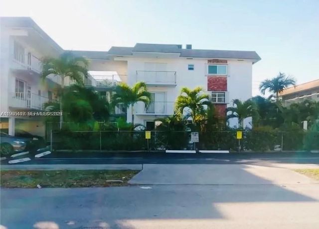 1840 Dewey Street 103, Hollywood, FL 33020