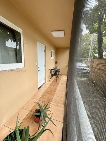 1840 Dewey Street 103, Hollywood, FL 33020
