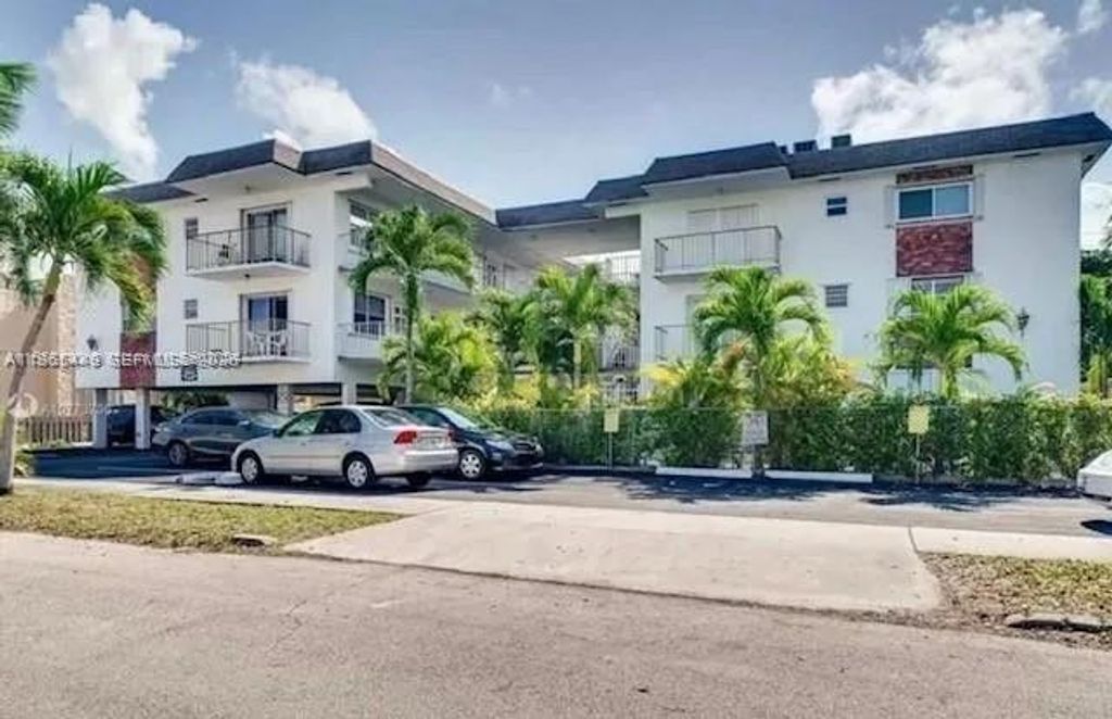 1840 Dewey Street 103, Hollywood, FL 33020