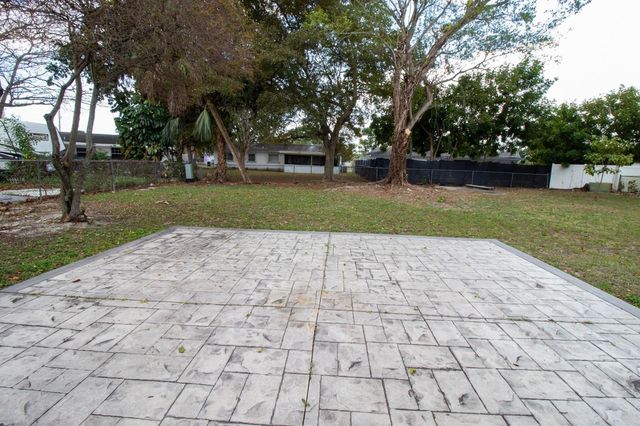 6860 Broadmoor, North Lauderdale, FL 33068