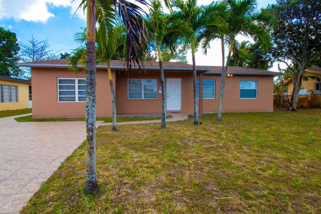 6860 Broadmoor, North Lauderdale, FL 33068