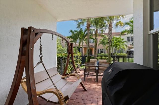 2086 Foxtail View Court, West Palm Beach, FL 33411