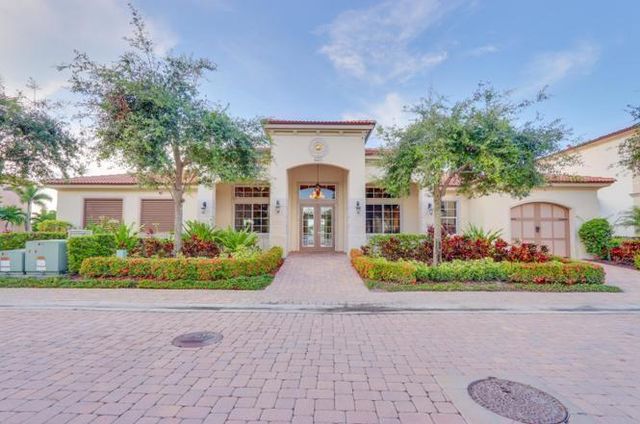 2086 Foxtail View Court, West Palm Beach, FL 33411