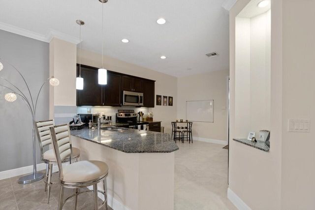 2086 Foxtail View Court, West Palm Beach, FL 33411