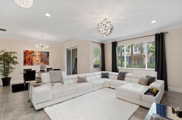 2086 Foxtail View Court, West Palm Beach, FL 33411