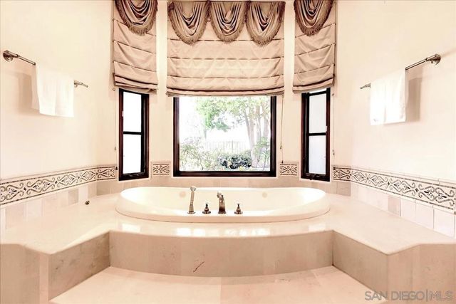 4690 Rancho Del Mar Trl, San Diego, CA 92130