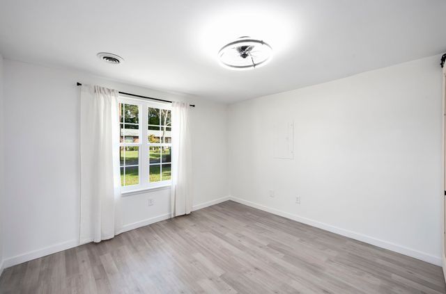 5 Raintree Cv, Jackson, TN 38305