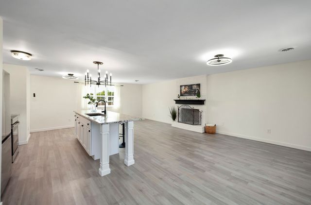 5 Raintree Cv, Jackson, TN 38305