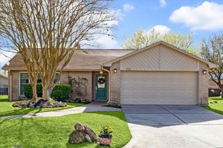 711 Flower Field Court, Pearland, TX 77584