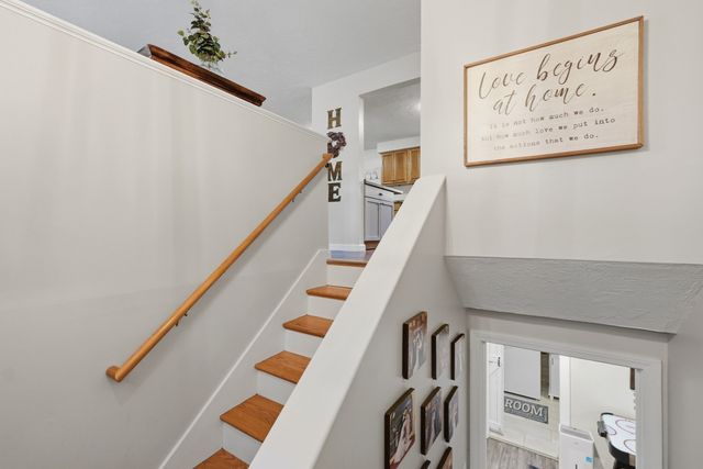 20 Pierce Rd, Sutton, MA 01590