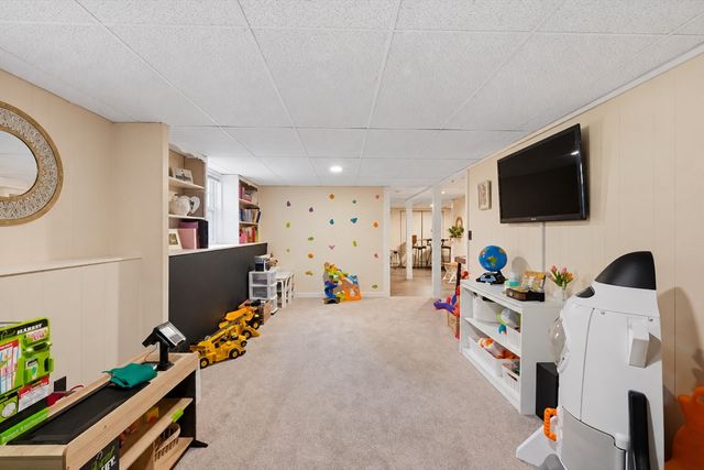 20 Pierce Rd, Sutton, MA 01590