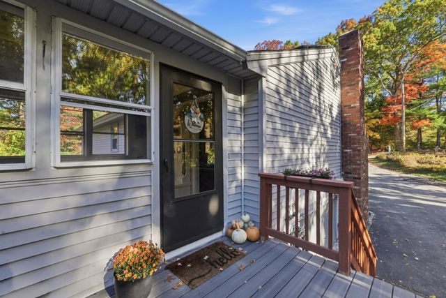 20 Pierce Rd, Sutton, MA 01590