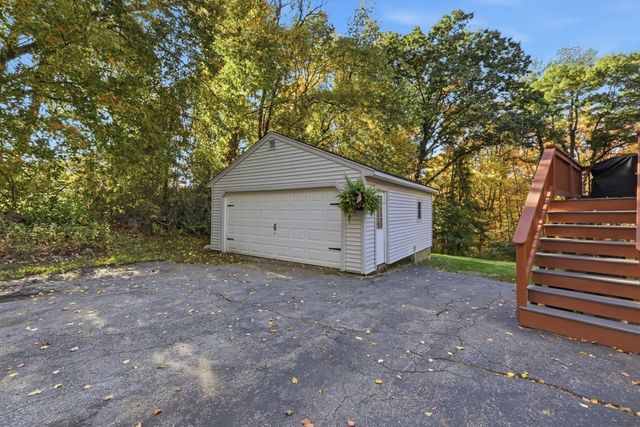 20 Pierce Rd, Sutton, MA 01590