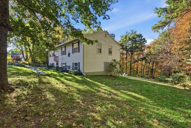 20 Pierce Rd, Sutton, MA 01590